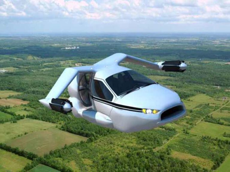 इस देश में सड़क पर ही नहीं, हवा में भी उड़ती है कार, देखें तस्वीरें