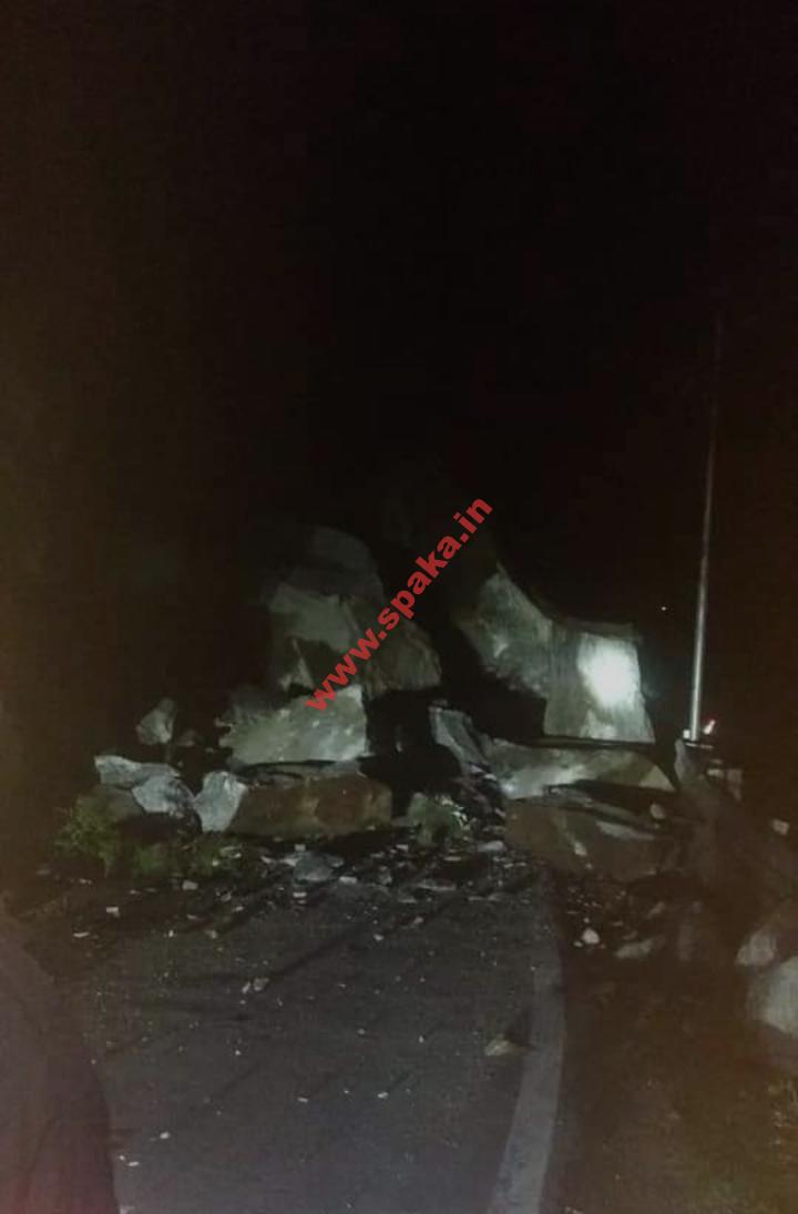 किन्नौर के प्रवेश द्वार चौरा गेट के पास  चट्‌टानें गिरी, एनएच 05 फिर हुआ अवरुद्ध