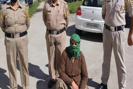 हिमाचलः कुल्लू में करीब 2 किलो चरस के साथ 50 साल की महिला  गिरफ्तार